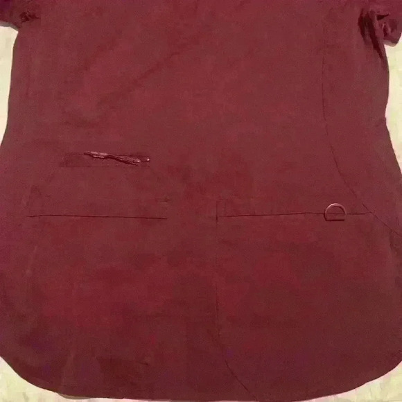 Scrub top size Small - Picture 3 of 5